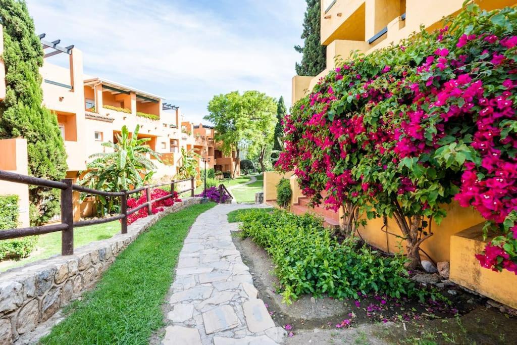 Apartamento En Marbella Guadalmina Primera Linea De Campo De Golf Los Cartujanos Extérieur photo